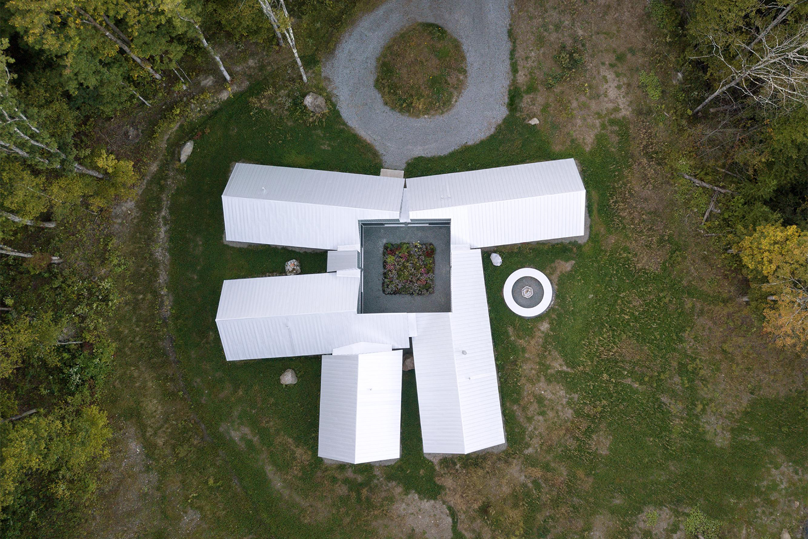 MOS, House No. 10, New York, VS, 2015