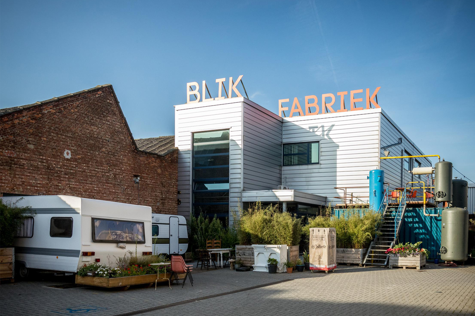 De Blikfabriek: van verpakkingsfabriek naar buurthuis, sportcentrum en makersplaats. Foto: Walter Saene