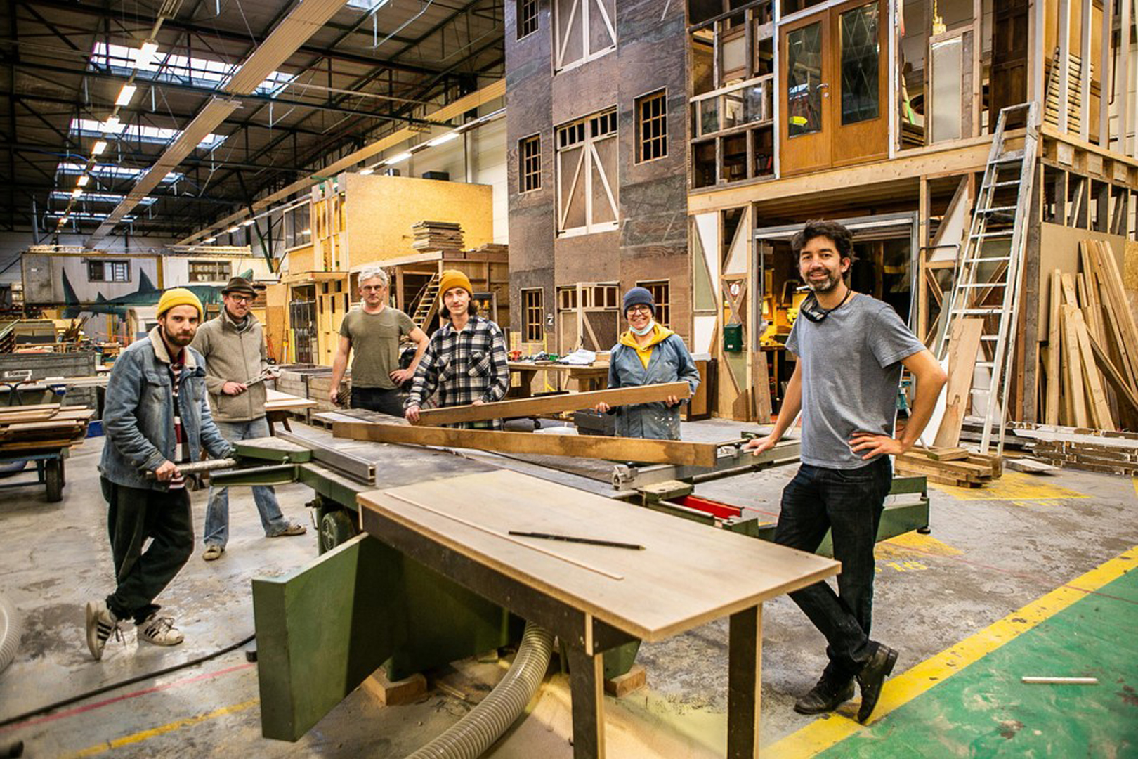 De Maakfabriek: makers die nu kunnen werken, en de vraag of ze straks nog passen. Foto: Dirk Kerstens